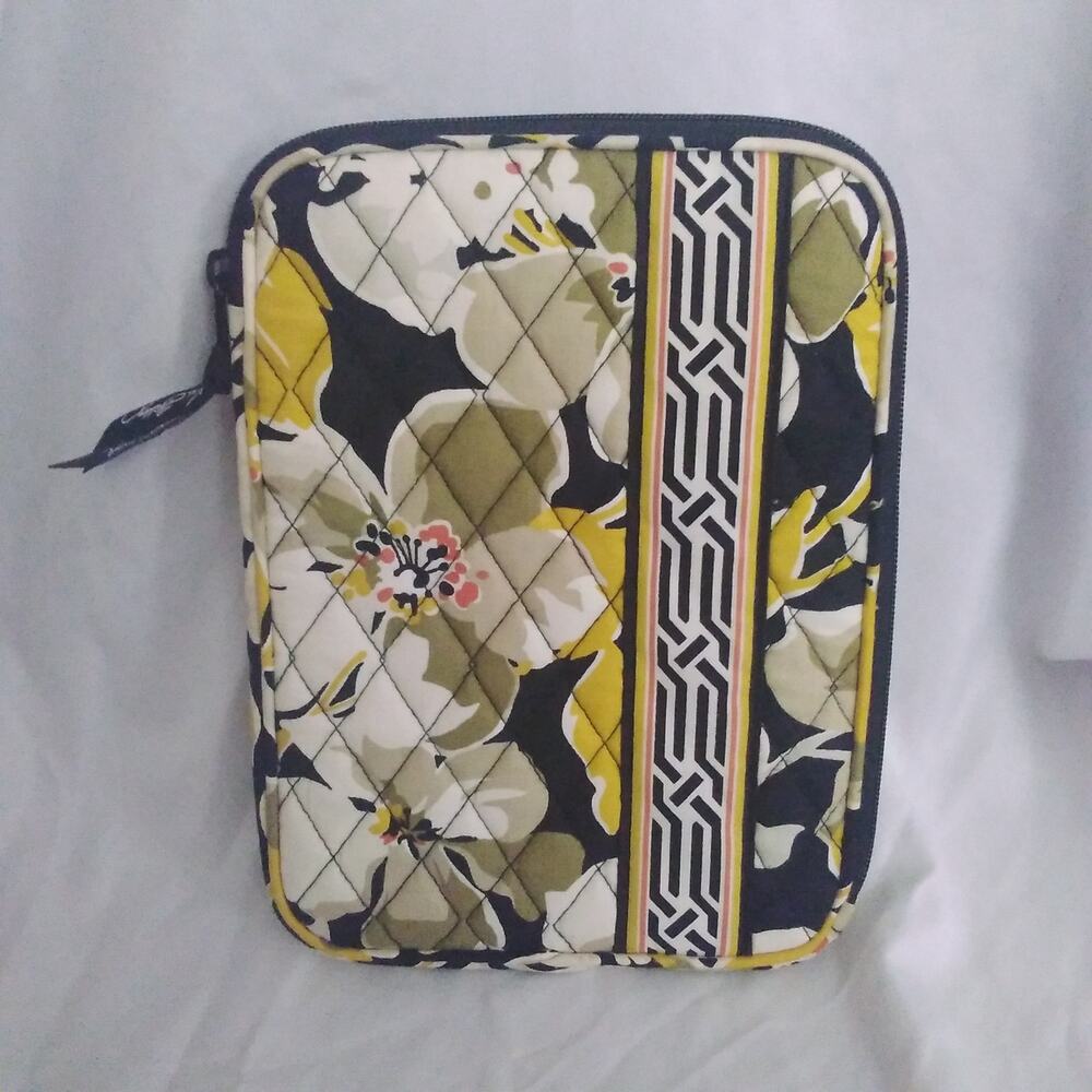 Vera Bradley Dogwood Quilted Tablet Case